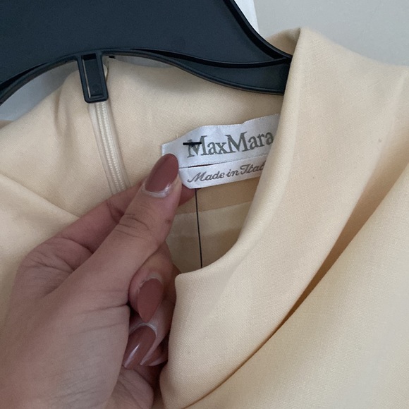 Elegant Max Mara Cowl Neck Dress - Picture 2 of 4